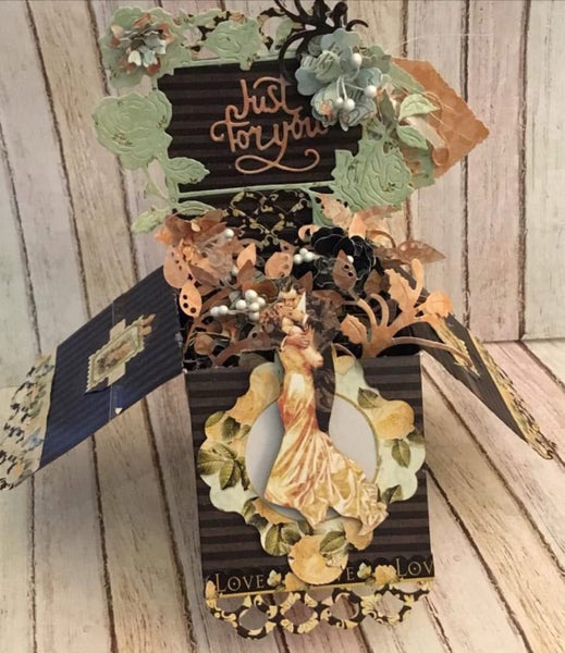 SPELLBINDERS POP UP SCALLOPED BOX DIE Carousel 1