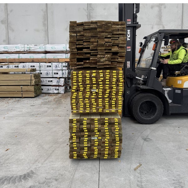 140x32mm RADIATA H3 PREMUIM DECKING Carousel 3