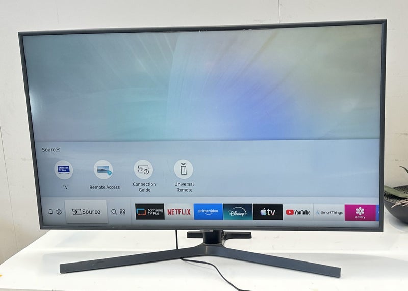 Samsung - 50" Smart TV - UA50RU7400SXNZ - $1 Reserve - #4 (O/B) Carousel 1