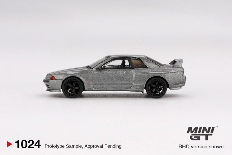 Mini GT Nissan Skyline GT-R (NISMO BNR32 CRS Version) Dark Metal Gray Carousel 4