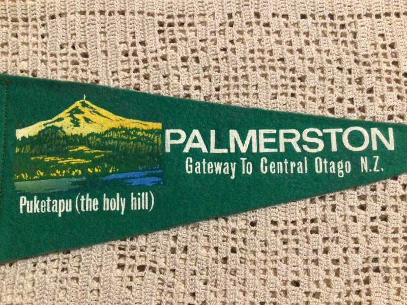 PALMERSTON Gateway To Central Otago NZ Old Vintage Felt Car Aerial Pennant Flag Carousel 1