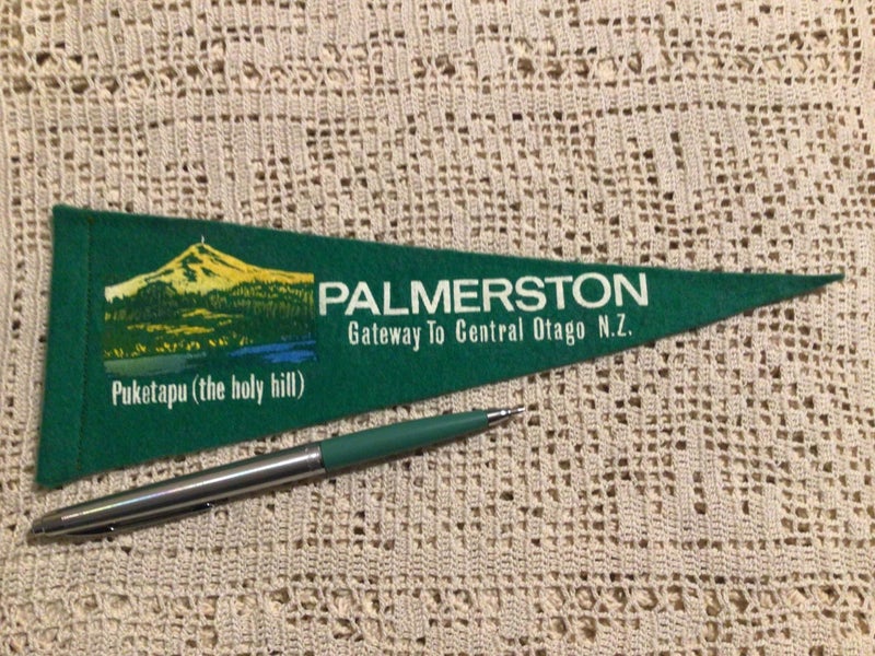 PALMERSTON Gateway To Central Otago NZ Old Vintage Felt Car Aerial Pennant Flag Carousel 2