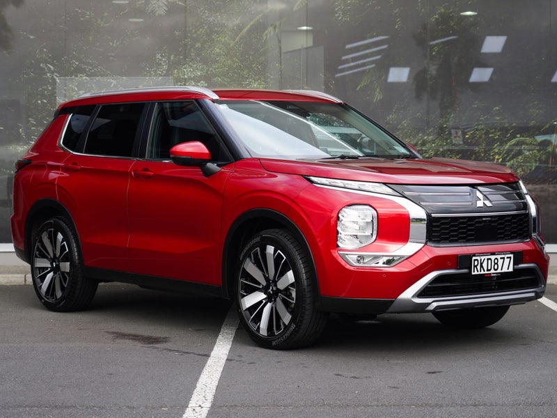 2025 Mitsubishi Outlander XLS 2WD 2.5 PETROL 7...