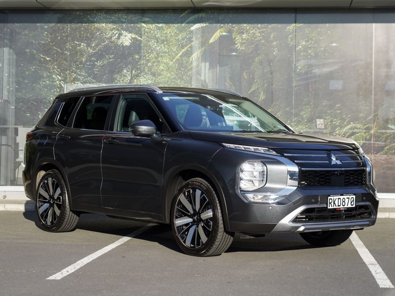 2025 Mitsubishi Outlander XLS 2.5 PETROL 7 SEAT...