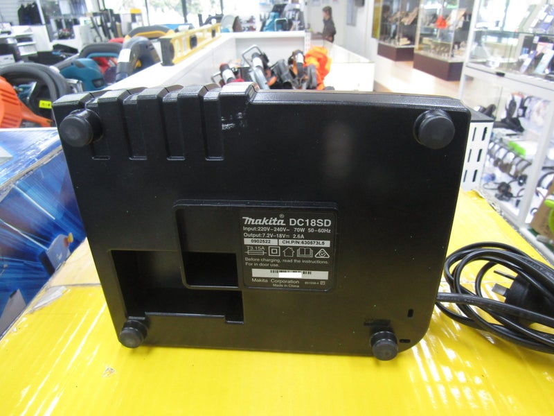 BATTERY CHARGER MAKITA DC18SD - 7.2-18V B16136173-13 Carousel 2