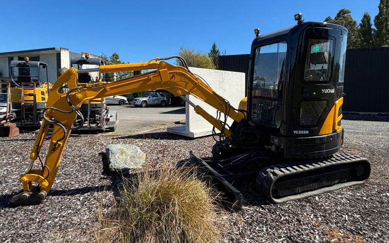 Used Yuchai YC35-SR Excavator Carousel 2