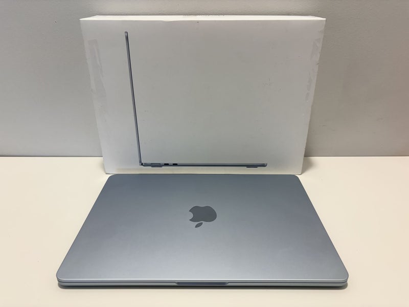2025 Apple Macbook Air 13" M4 Carousel 1