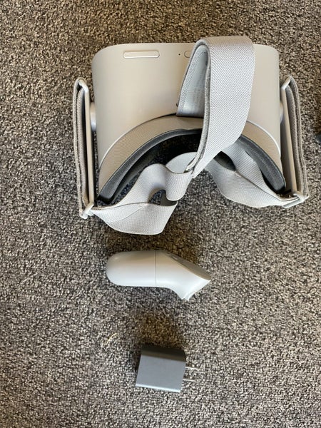 Oculus Go standalone VR headset Carousel 4