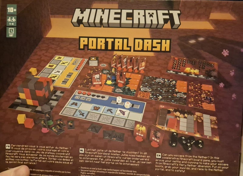 Minecraft board game - Portal Dash Carousel 4