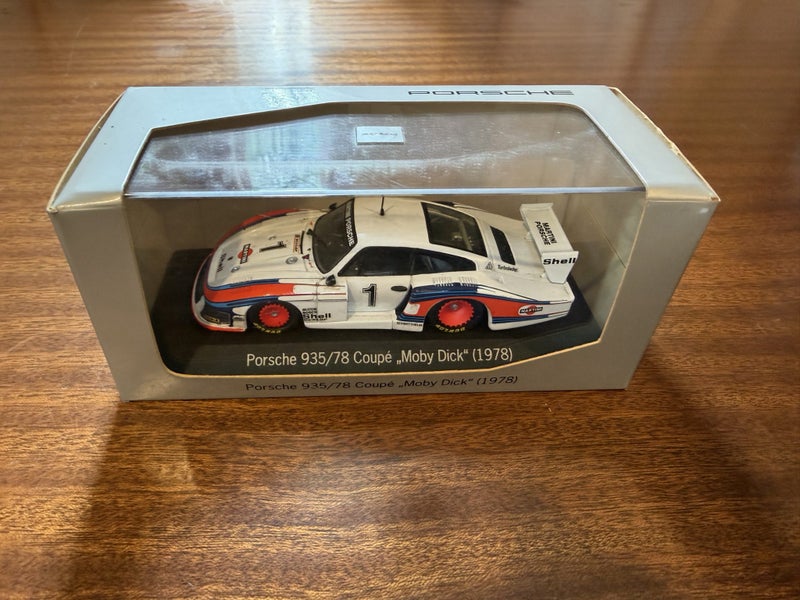 Minichamps 1:43 Porsche 935/78 Coupe Moby Dick 1978 Carousel 1