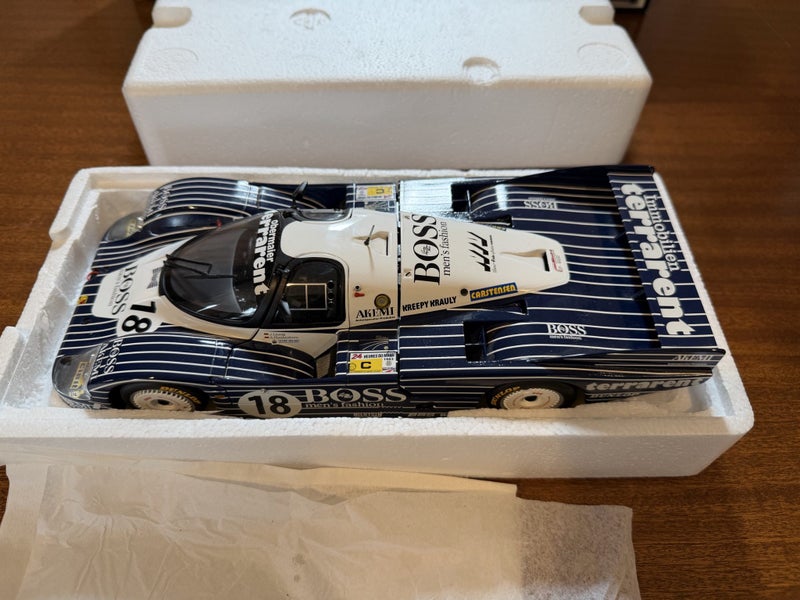 Minichamps 1:18 Porsche 956L 24H Le Mans 1983 Carousel 2