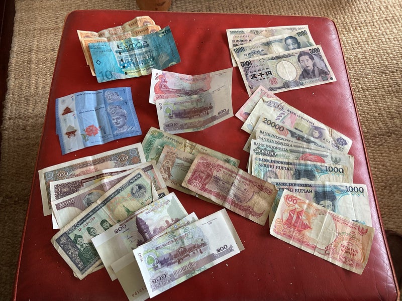 Foreign Banknote Collection Carousel 1