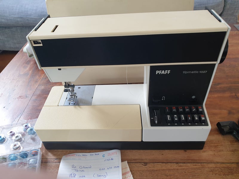 Pfaff sewing machine Carousel 1