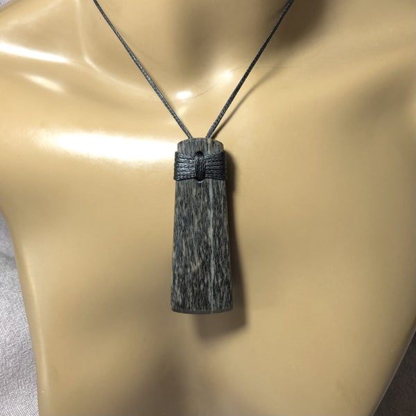 2 DAY AUCTION! 7.5cm Toki Pendant (NZ Quartz/Mica mix), $1 Reserve Carousel 8