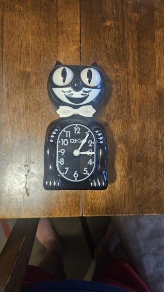 Kit cat klock Carousel 1