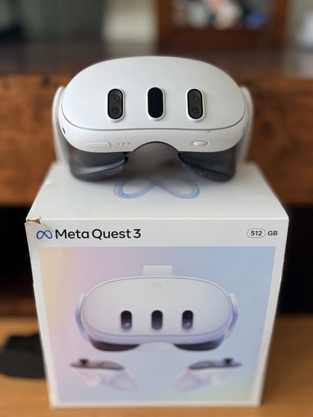 Meta Quest 3 + standard controller + Pro controller Carousel 2