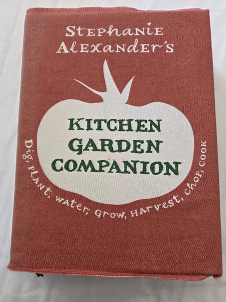 KITCHEN GARDEN COMPANION - Stephanie Alexander - 771 pages Carousel 1