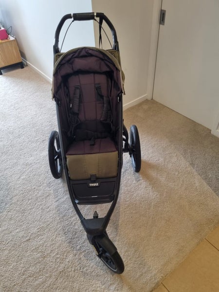 Thule pram & bassinet Carousel 9