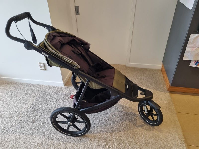 Thule pram & bassinet Carousel 2