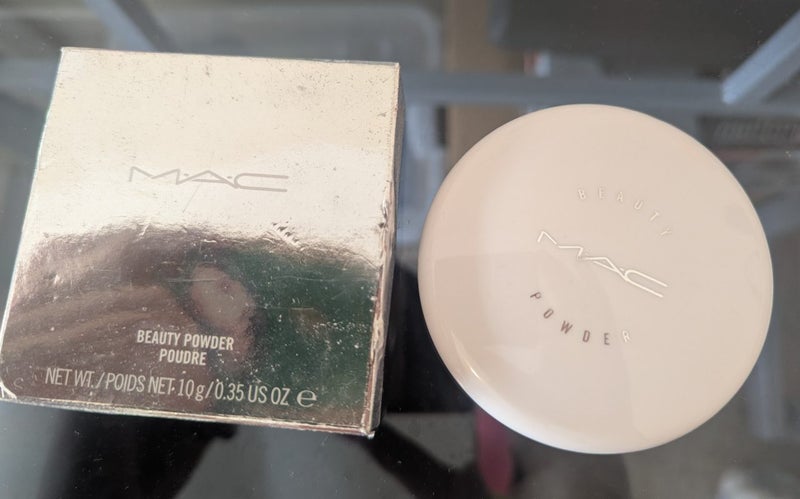 MAC Limited Edition Beauty Powder "Snowglobe" Carousel 2