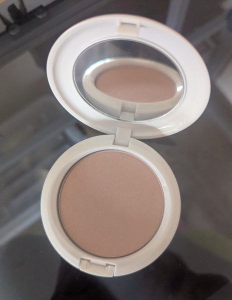 MAC Limited Edition Beauty Powder "Snowglobe" Carousel 1