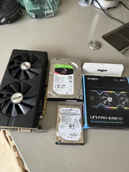 Pc parts graphics card and hhd Carousel 1