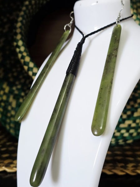Pounamu set Carousel 2