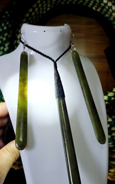 Pounamu set Carousel 4