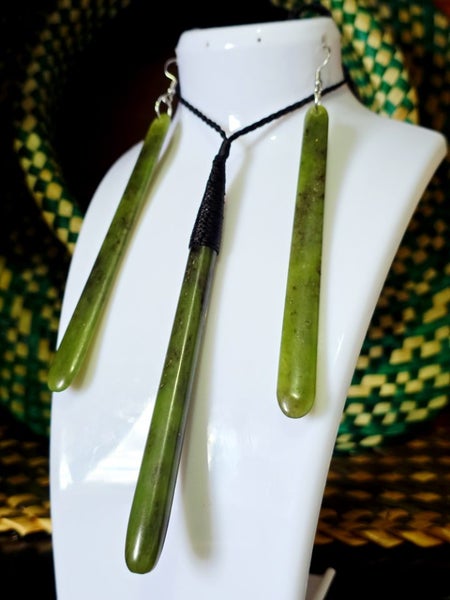 Pounamu set Carousel 1