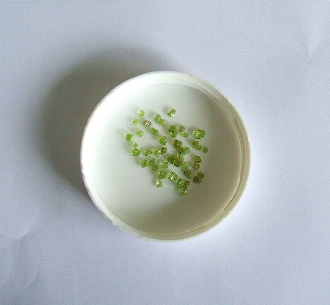 JEWELLERS ESTATE MUSEUM 40 x NATURAL PERIDOT MINED IN TANZANIA & BRAZIL Carousel 1