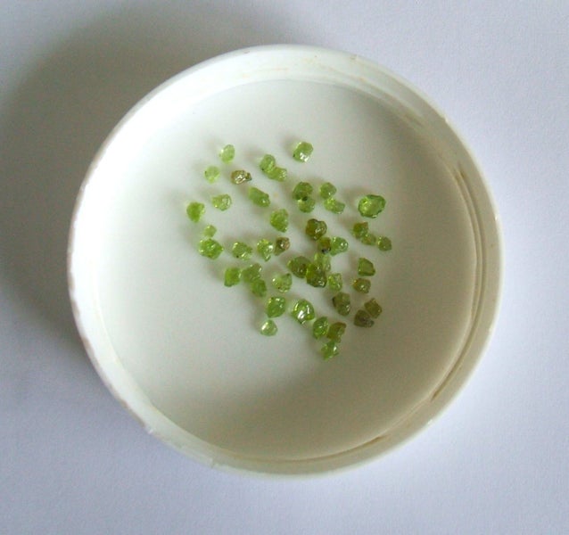 JEWELLERS ESTATE MUSEUM 40 x NATURAL PERIDOT MINED IN TANZANIA & BRAZIL Carousel 2