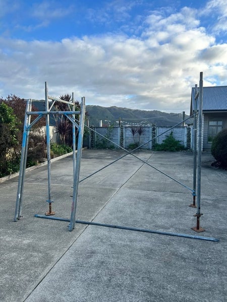 Scaffold metal frames x2 Carousel 2
