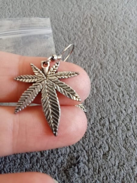 *New* Mini Marijuana Leaf Earrings Carousel 1