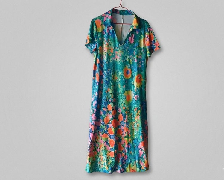 FLORAL DRESS SIZE M Carousel 1