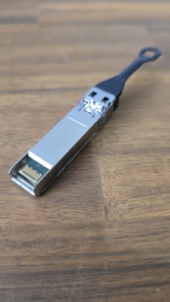 Brocade GBIC SFP+ 16Gb SW LC 850nm Transceiver Module - SPN Carousel 2