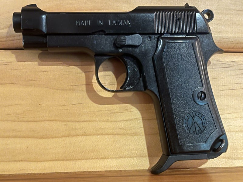 Beretta 1934/35 Full Metal Air Soft Pistol Carousel 1