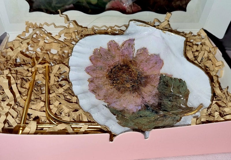 Shell art - Pink Pressed Flower with a Golden Stand Carousel 2
