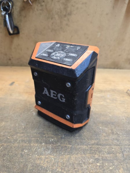 AEG 18V Bluetooth Speaker Carousel 1
