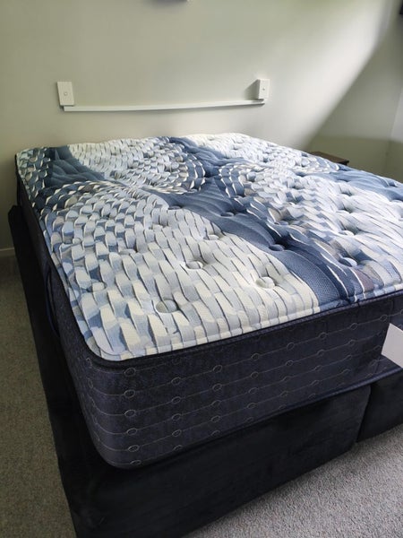 Serta Elana Soft Queen Mattress – NEW Carousel 2