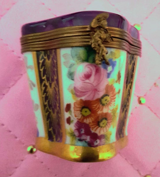 Exquisite RARE FRENCH 22K GOLD LIMOp )GES RING BOX