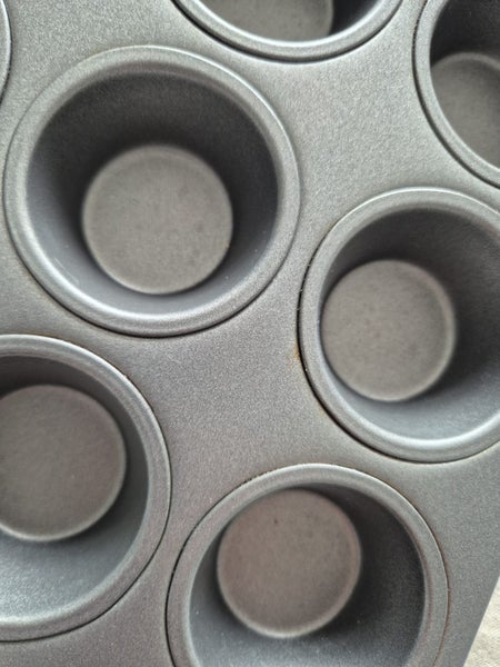 Kate’s Kitchen 24-Cup mini muffin pan - Excellent condition Carousel 4