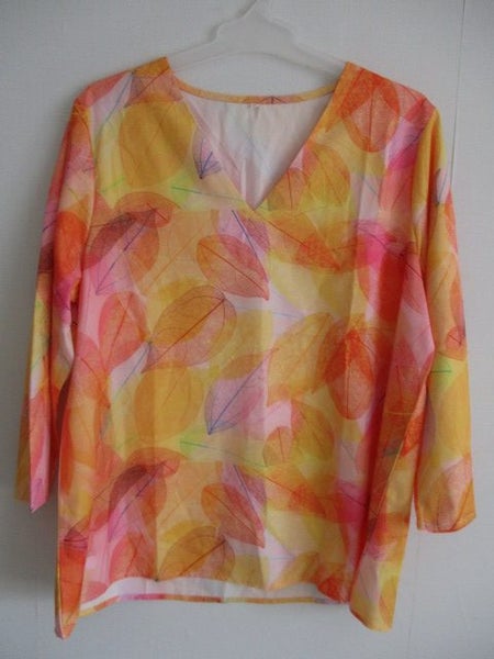 XL ROOMY, NEW, AUTUMN LEAF V NECK GOLDEN COLOURS TOP Carousel 1