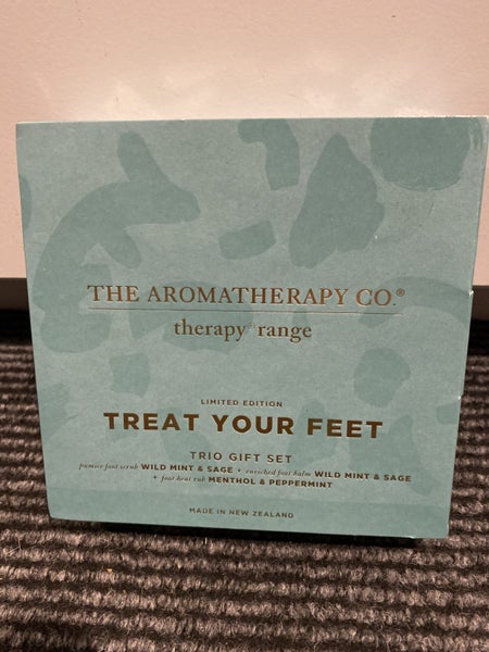 Treat your Feet pack - The Aromatherapy Company Carousel 1