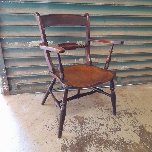Great looking occasional chair / Captain's chair Carousel 1