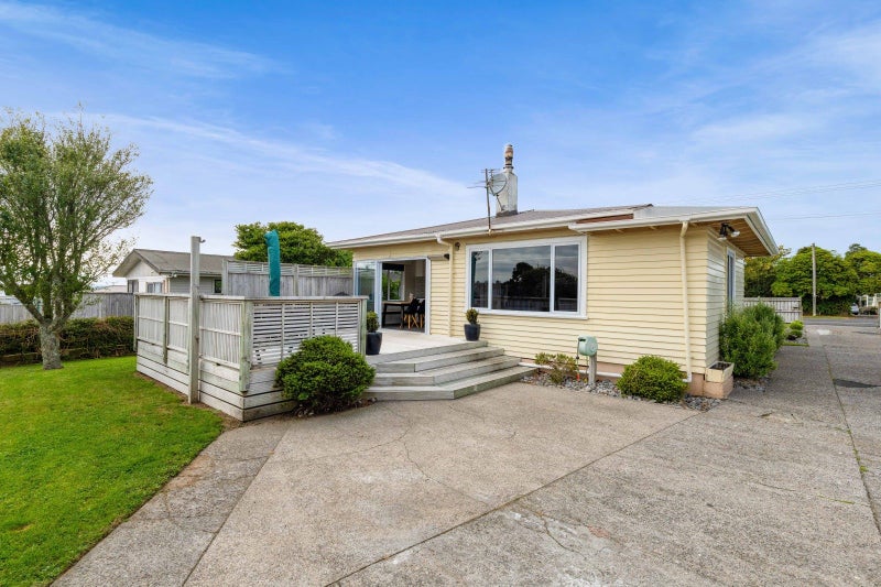 Entertain in Style - Modern Family Home