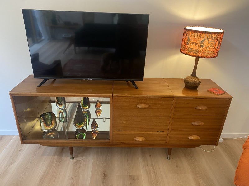 **MID CENTURY MODERN SIDEBOARD - EXCELLENT CONDITION!** Carousel 2