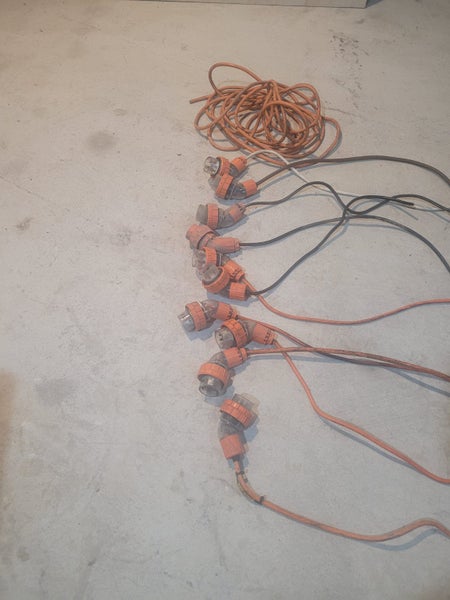 3 phase plugs and cords x 10 Carousel 1