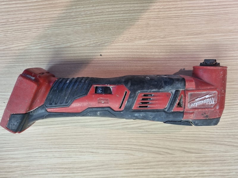 Milwaukee 18v Multi Tool M18 BMT Carousel 1