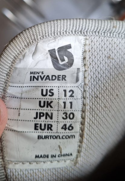 Snowboard and Boots Carousel 5