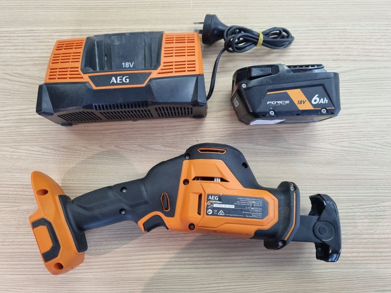 AEG 18V Reciprocating Saw Kit with 6ah battery and charger. Carousel 2
